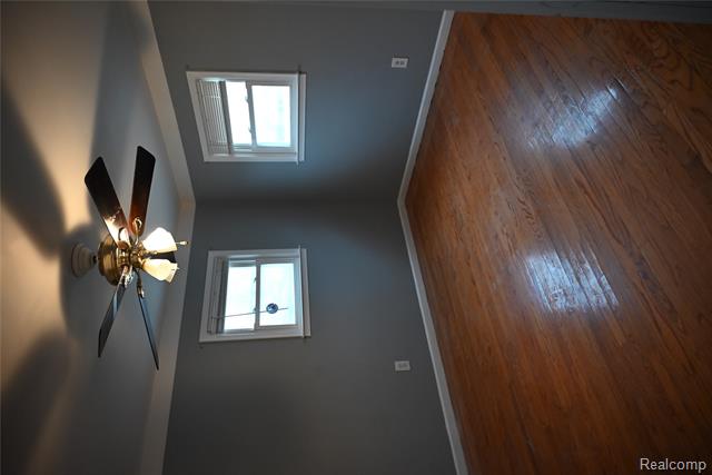 Builiding view twenty one for 14613 Trenton, Southgate, MI. 48195