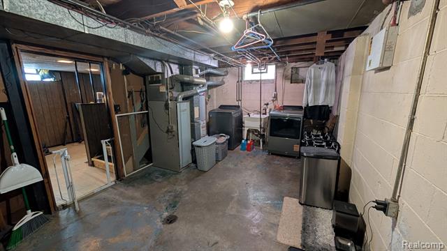 Builiding view eighteen for 13116 Jobin, Southgate, MI. 48195