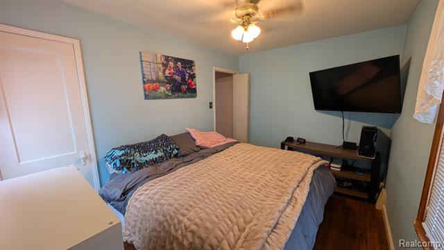 Builiding view thirteen for 13116 Jobin, Southgate, MI. 48195