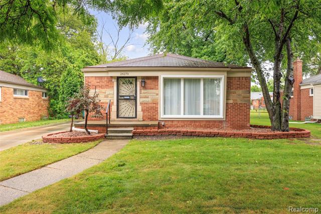 front view picture of 24270 Scotia Rd, Oak Park, MI. 48237