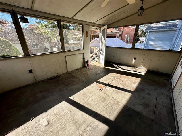 Builiding view eleven for 255 Poplar, Wyandotte, MI. 48192