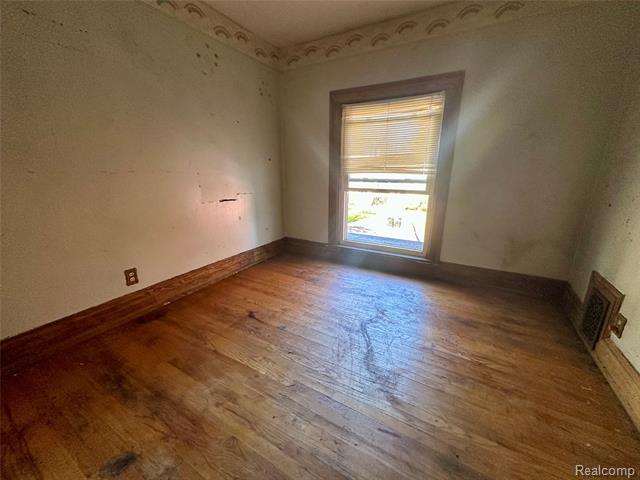 Builiding view five for 255 Poplar, Wyandotte, MI. 48192