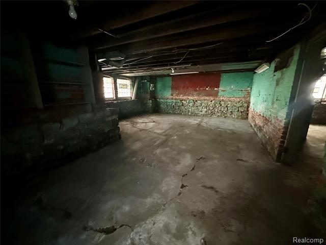 Builiding view nine for 255 Poplar, Wyandotte, MI. 48192