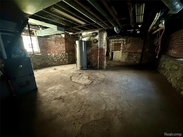 Builiding view ten for 255 Poplar, Wyandotte, MI. 48192