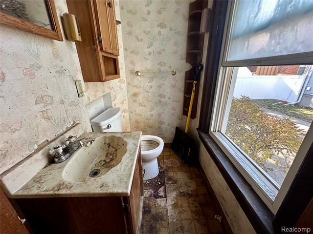 Builiding view three for 255 Poplar, Wyandotte, MI. 48192