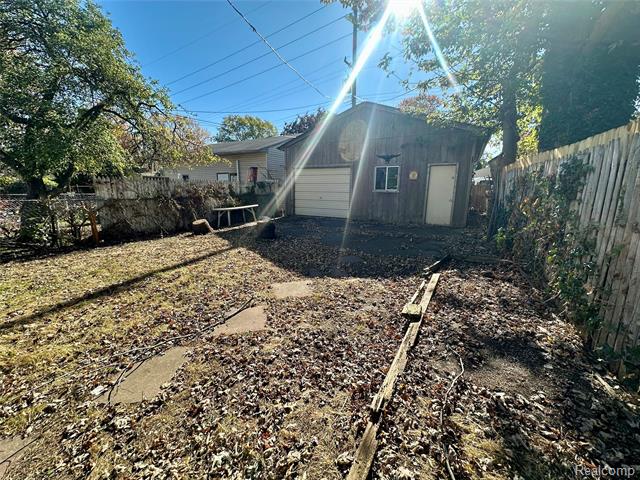 Builiding view twelve for 255 Poplar, Wyandotte, MI. 48192