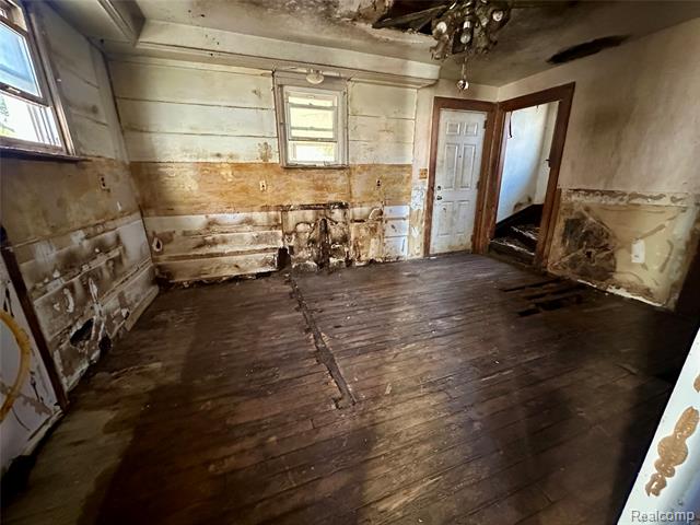 Builiding view two for 255 Poplar, Wyandotte, MI. 48192