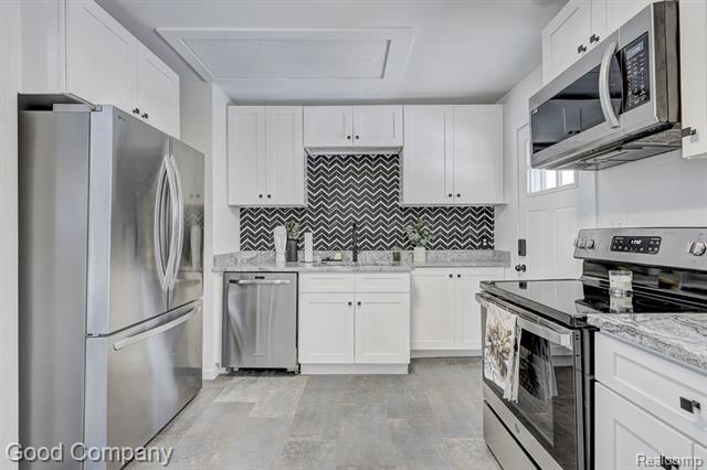 Builiding view fourteen for 1902 Moorhouse, Ferndale, MI. 48220