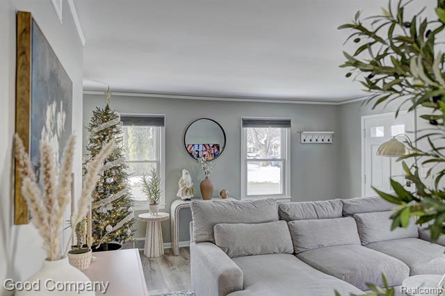 Builiding view nine for 1902 Moorhouse, Ferndale, MI. 48220