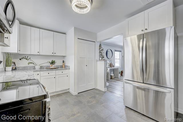 Builiding view nineteen for 1902 Moorhouse, Ferndale, MI. 48220