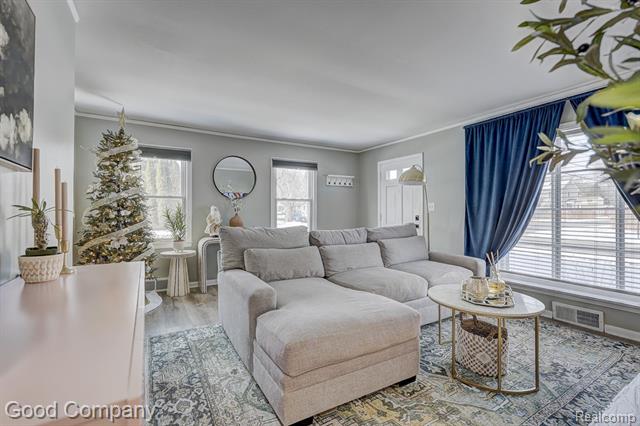 Builiding view one for 1902 Moorhouse, Ferndale, MI. 48220