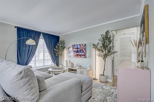 Builiding view six for 1902 Moorhouse, Ferndale, MI. 48220