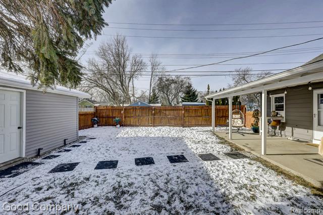 Builiding view thirty five for 1902 Moorhouse, Ferndale, MI. 48220