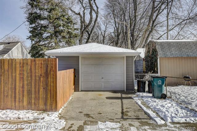 Builiding view thirty one for 1902 Moorhouse, Ferndale, MI. 48220