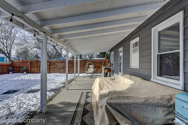 Builiding view thirty seven for 1902 Moorhouse, Ferndale, MI. 48220