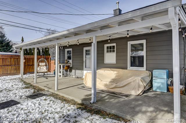 Builiding view thirty six for 1902 Moorhouse, Ferndale, MI. 48220