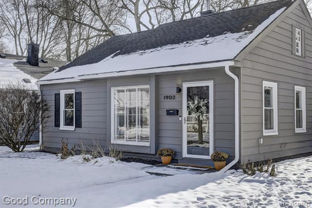 Builiding view thirty for 1902 Moorhouse, Ferndale, MI. 48220