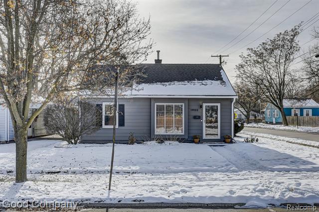 Builiding view twenty eight for 1902 Moorhouse, Ferndale, MI. 48220