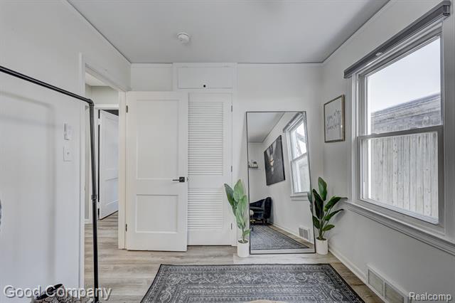 Builiding view twenty five for 1902 Moorhouse, Ferndale, MI. 48220