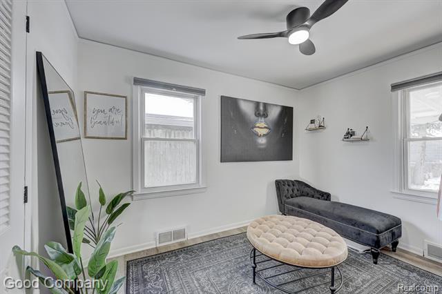 Builiding view twenty four for 1902 Moorhouse, Ferndale, MI. 48220