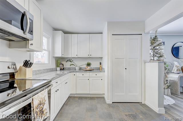 Builiding view twenty for 1902 Moorhouse, Ferndale, MI. 48220