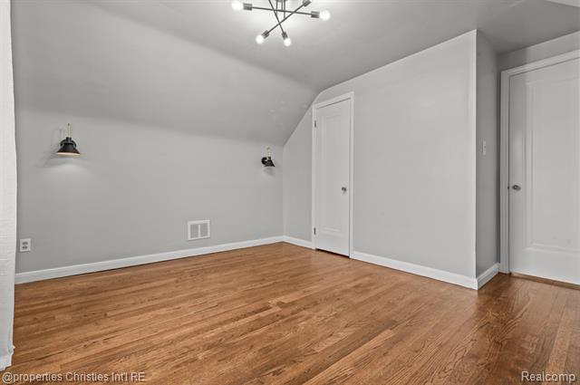 Builiding view thirteen for 2343 17Th, Wyandotte, MI. 48192