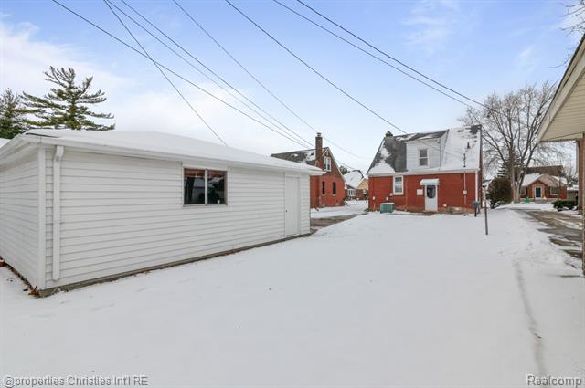 Builiding view twenty three for 2343 17Th, Wyandotte, MI. 48192