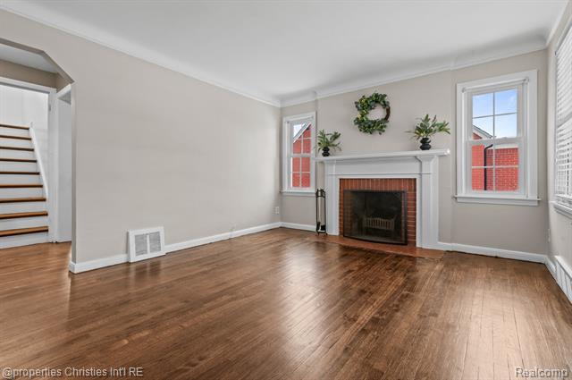 Builiding view two for 2343 17Th, Wyandotte, MI. 48192