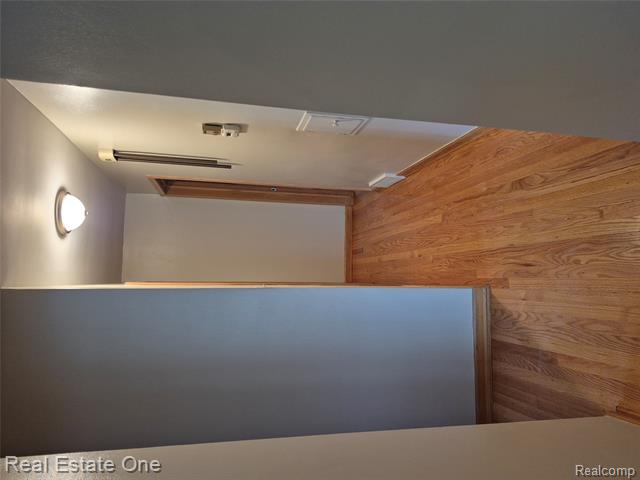 Builiding view twenty two for 13688 Commonwealth, Southgate, MI. 48195