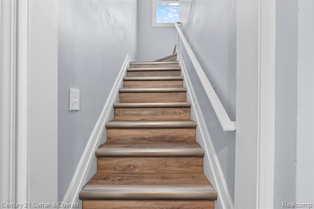 Builiding view fifteen for 14593 Superior, Southgate, MI. 48195