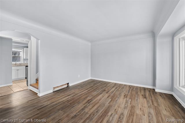 Builiding view five for 14593 Superior, Southgate, MI. 48195