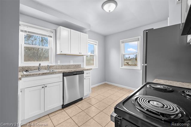 Builiding view seven for 14593 Superior, Southgate, MI. 48195