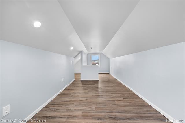 Builiding view seventeen for 14593 Superior, Southgate, MI. 48195