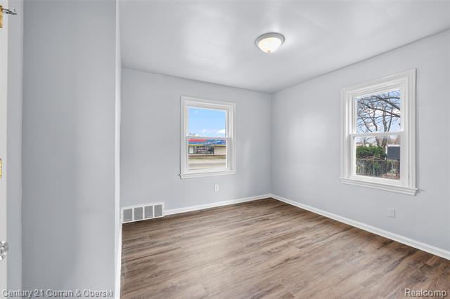 Builiding view ten for 14593 Superior, Southgate, MI. 48195