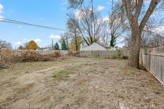 Builiding view two for 14593 Superior, Southgate, MI. 48195