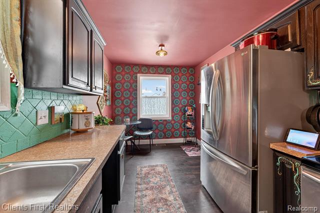 Builiding view eight for 13498 Callender, Southgate, MI. 48195