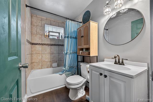 Builiding view fifteen for 13498 Callender, Southgate, MI. 48195