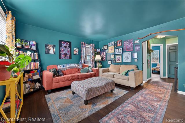 Builiding view five for 13498 Callender, Southgate, MI. 48195