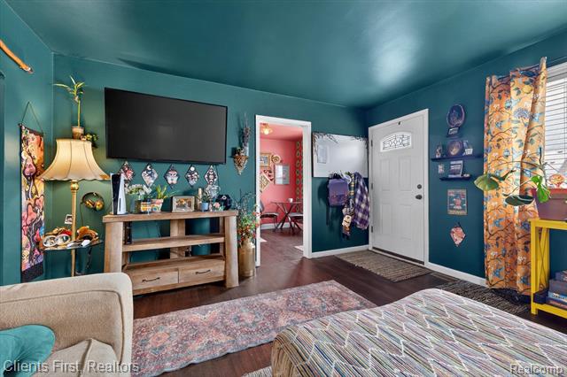 Builiding view four for 13498 Callender, Southgate, MI. 48195