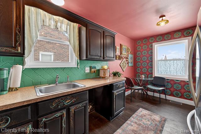 Builiding view nine for 13498 Callender, Southgate, MI. 48195