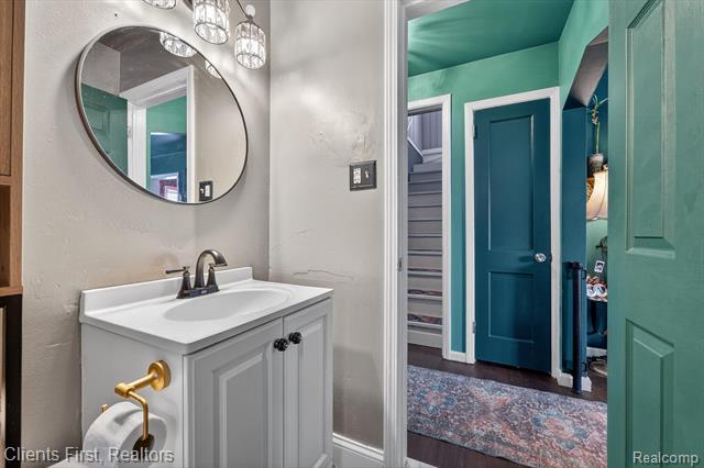 Builiding view sixteen for 13498 Callender, Southgate, MI. 48195