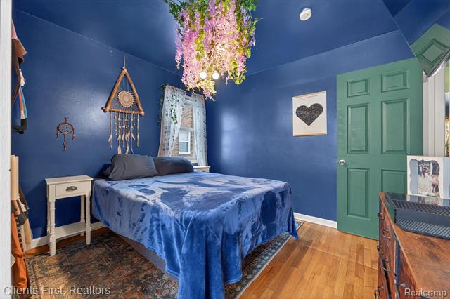 Builiding view thirteen for 13498 Callender, Southgate, MI. 48195