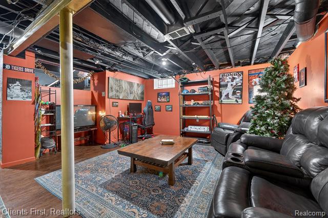 Builiding view twenty six for 13498 Callender, Southgate, MI. 48195