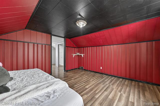 Builiding view twenty two for 13498 Callender, Southgate, MI. 48195