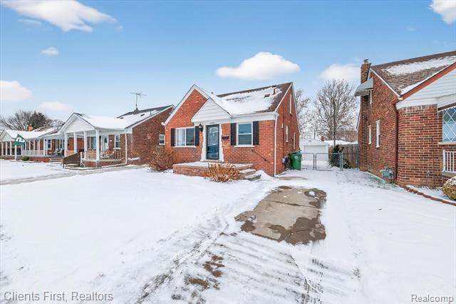 Builiding view two for 13498 Callender, Southgate, MI. 48195