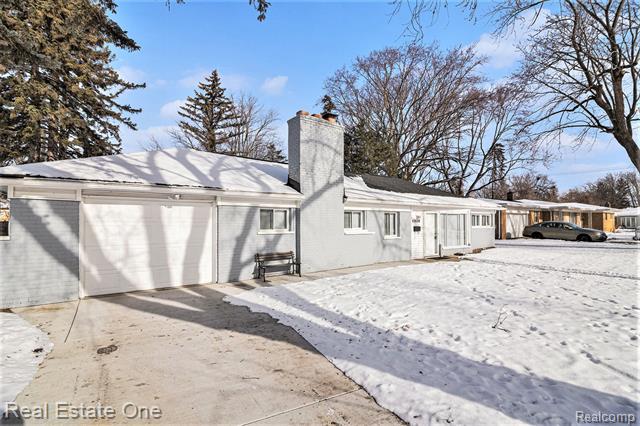 Builiding view one for 17638 New Hampshire, Southfield, MI. 48075