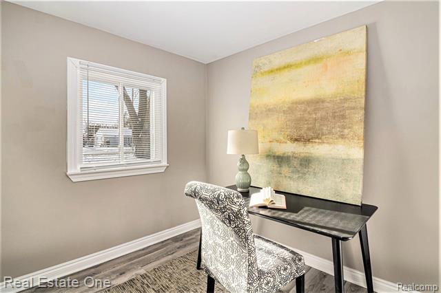 Builiding view ten for 17638 New Hampshire, Southfield, MI. 48075