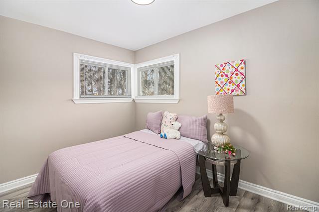 Builiding view twelve for 17638 New Hampshire, Southfield, MI. 48075