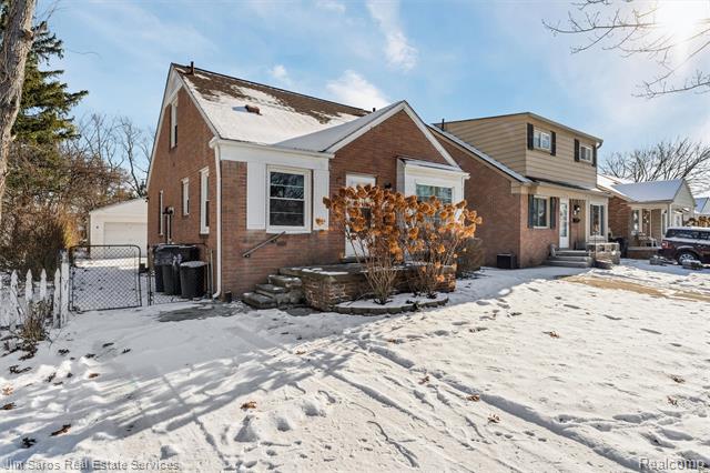 Builiding view one for 1811 15Th, Wyandotte, MI. 48192