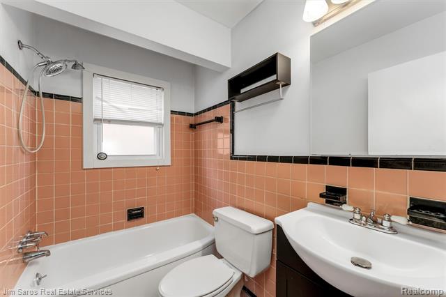 Builiding view seven for 1811 15Th, Wyandotte, MI. 48192